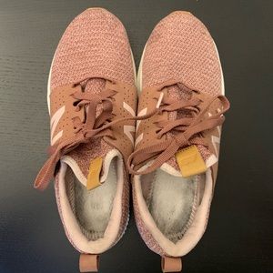 New Balance pink sneaker (no insole)